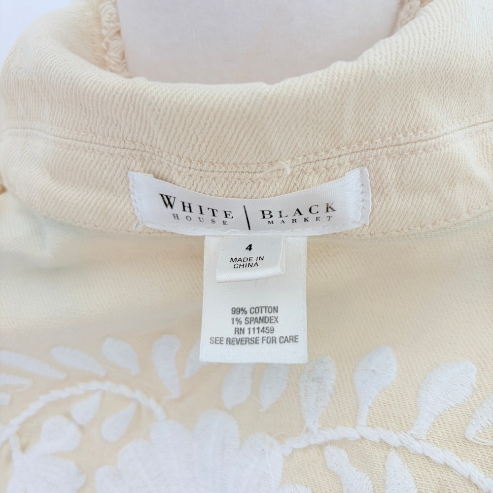 White House Black Market Denim Jacket 4 Boho Cream Embroidered Floral Raw Fringe - Picture 8 of 8